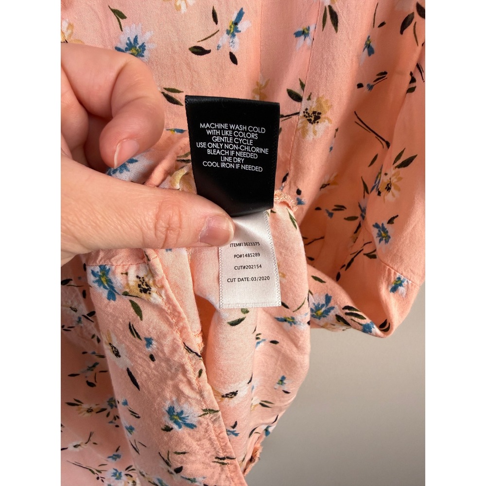 Torrid Floral Button Front Blouse Womens 1X Peach Pink Short Sleeve V-Neck - Picture 5 of 5